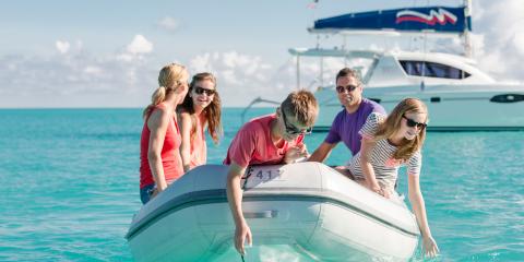 Family sailing in Bahamas