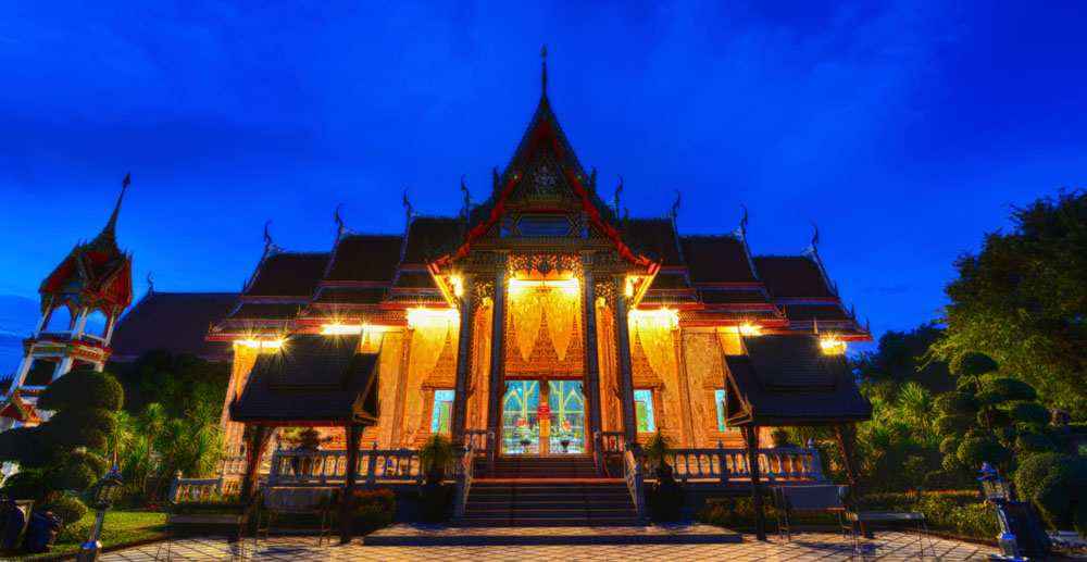 five-adventures-across-the-world-thailand-temple.jpg